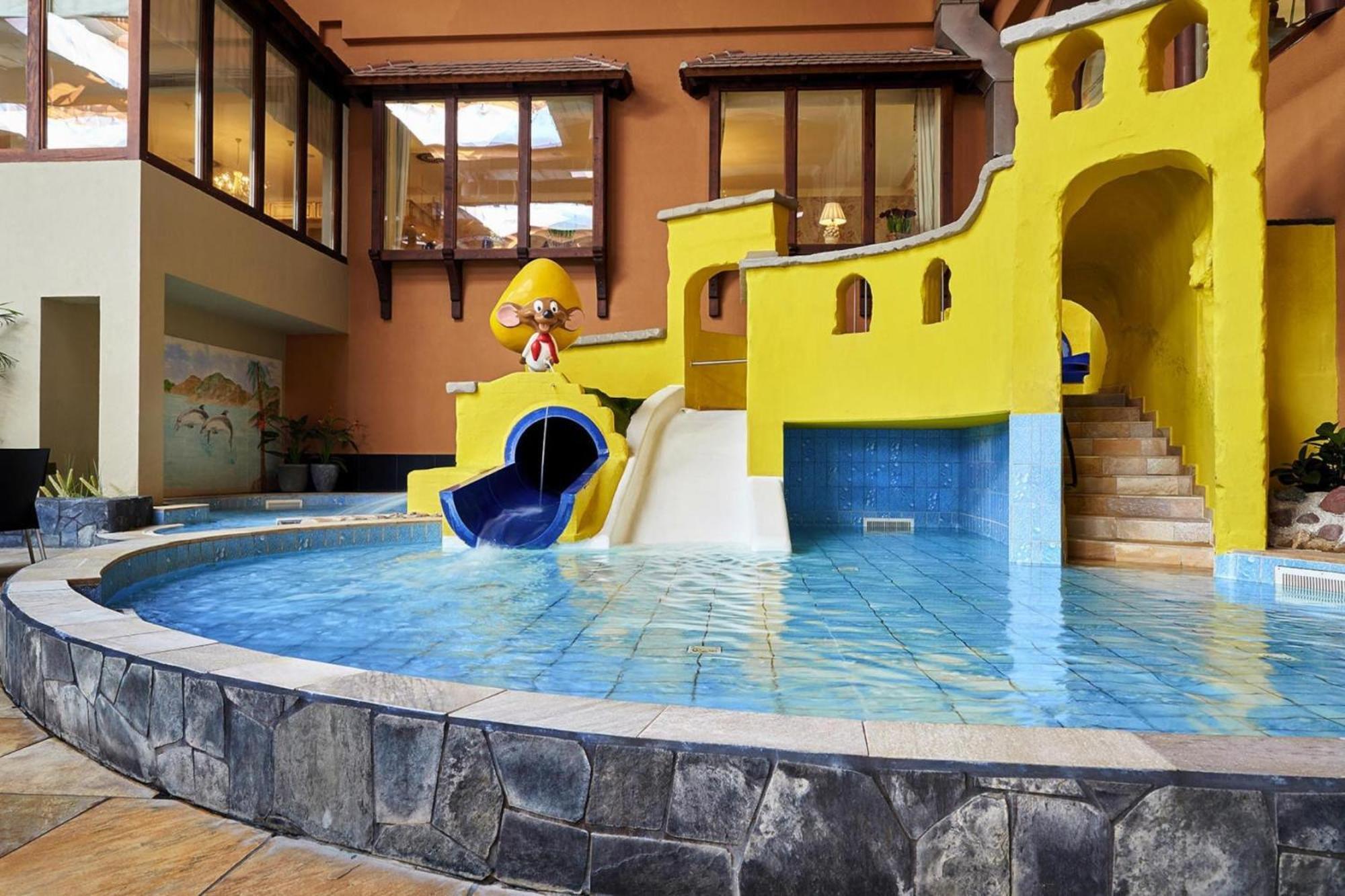 Holiday Resort Van Der Valk, Linstow Dobbin-Linstow Exteriör bild